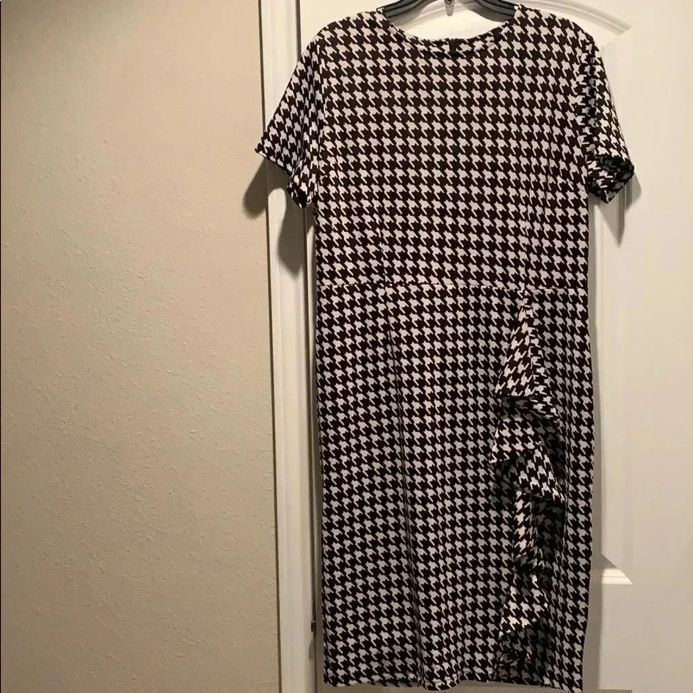 Houndstooth Pleat Short Sleeve Print Dress *NWOT*